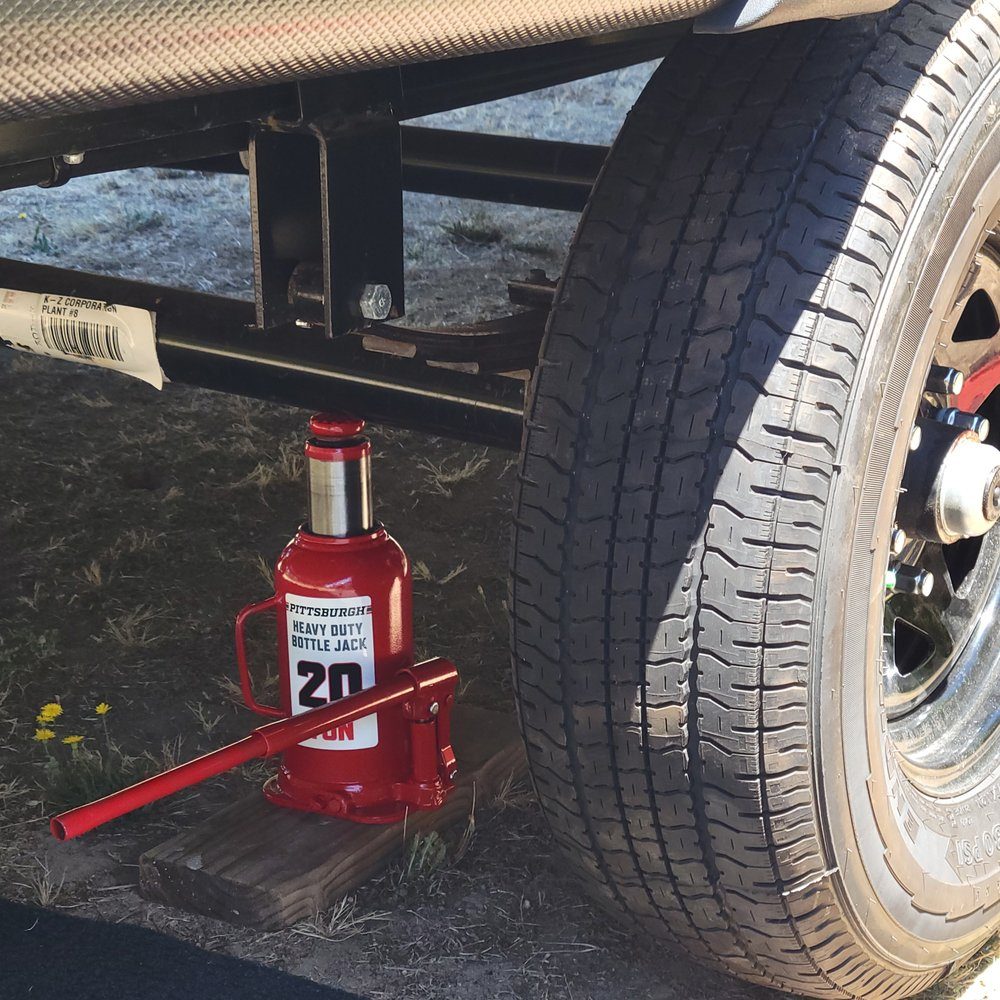 Trailer tire service